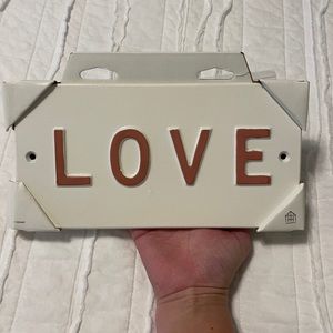 Hearth and hand LOVE sign ❤️